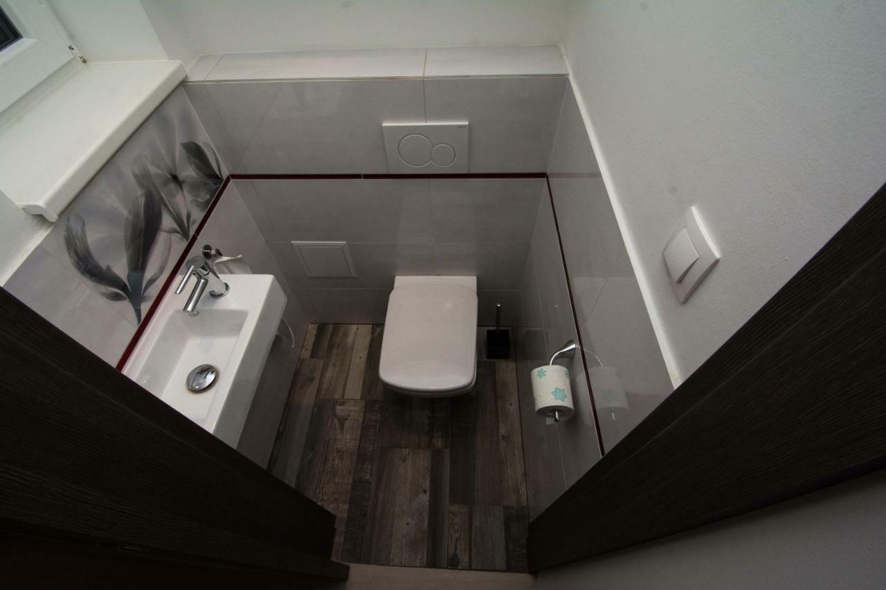 Karinflats - Jazzy Apt. Apartment